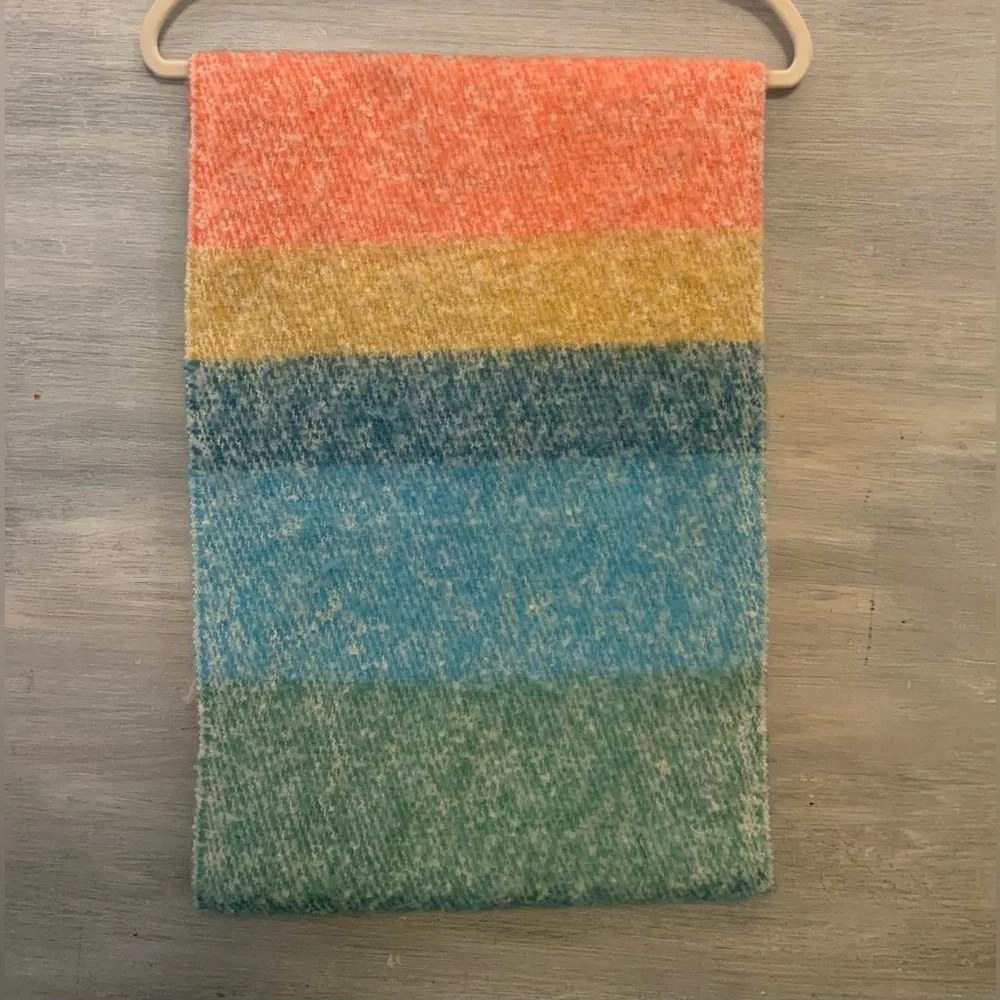 Mudd Scarf Blue Orange Yellow Sooo‎ Soft  Like New